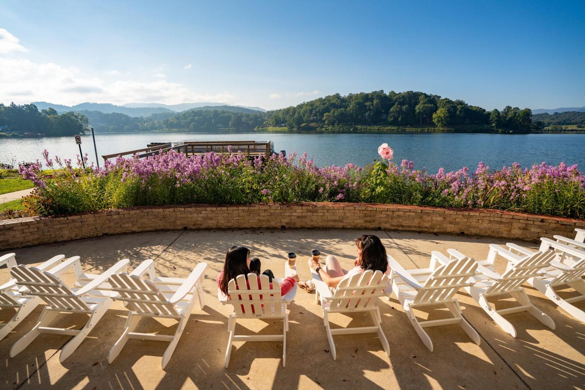 English Roses Lake Junaluska Ngoại thất bức ảnh